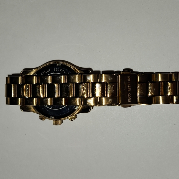 Michael Kors MK5384 Watch - Picture 7 of 9